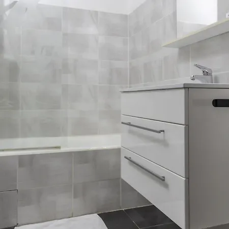 Aquarius Apartahotel